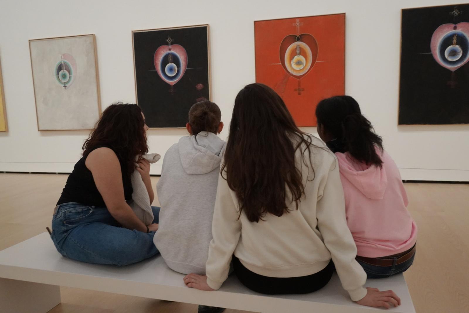 ALUMNOS DEL BACHILLERATO ARTÍSTICO DE VISITA EN EL MUSEO GUGGENHEIM 